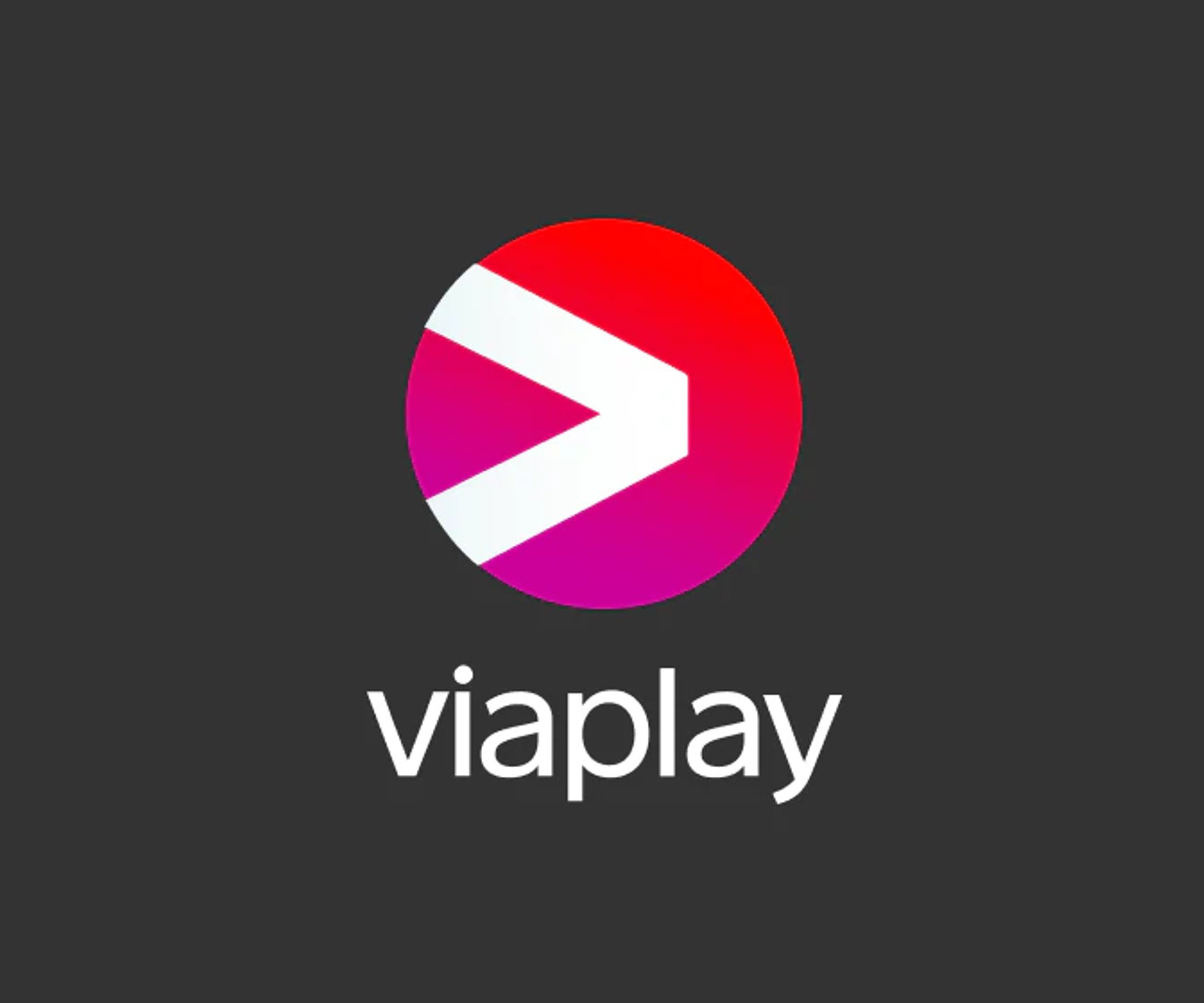 Viaplay-logo på mørkegrå baggrund med rund pink og rød ikonmarkering samt hvidt Viaplay-navn.