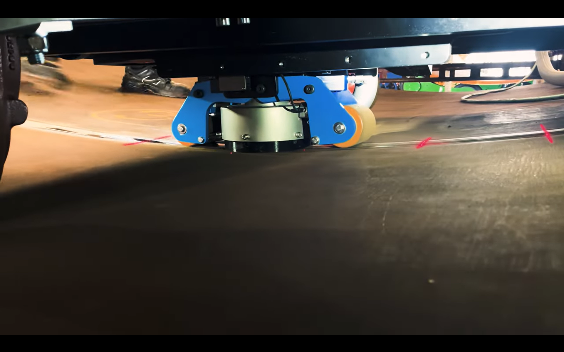 MAXAR-fraeserobot.png