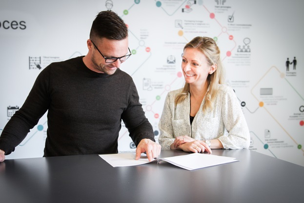 altandk to medarbejdere