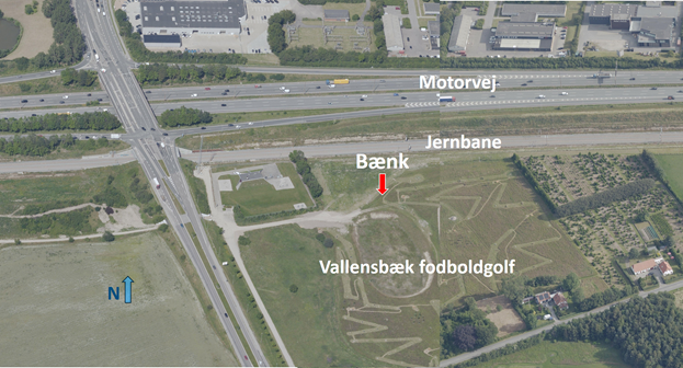 Placering af stillebænken på golfbanen i Vallensbæk.png