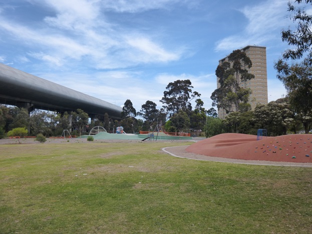 Significant noise reduction for apartment blocks